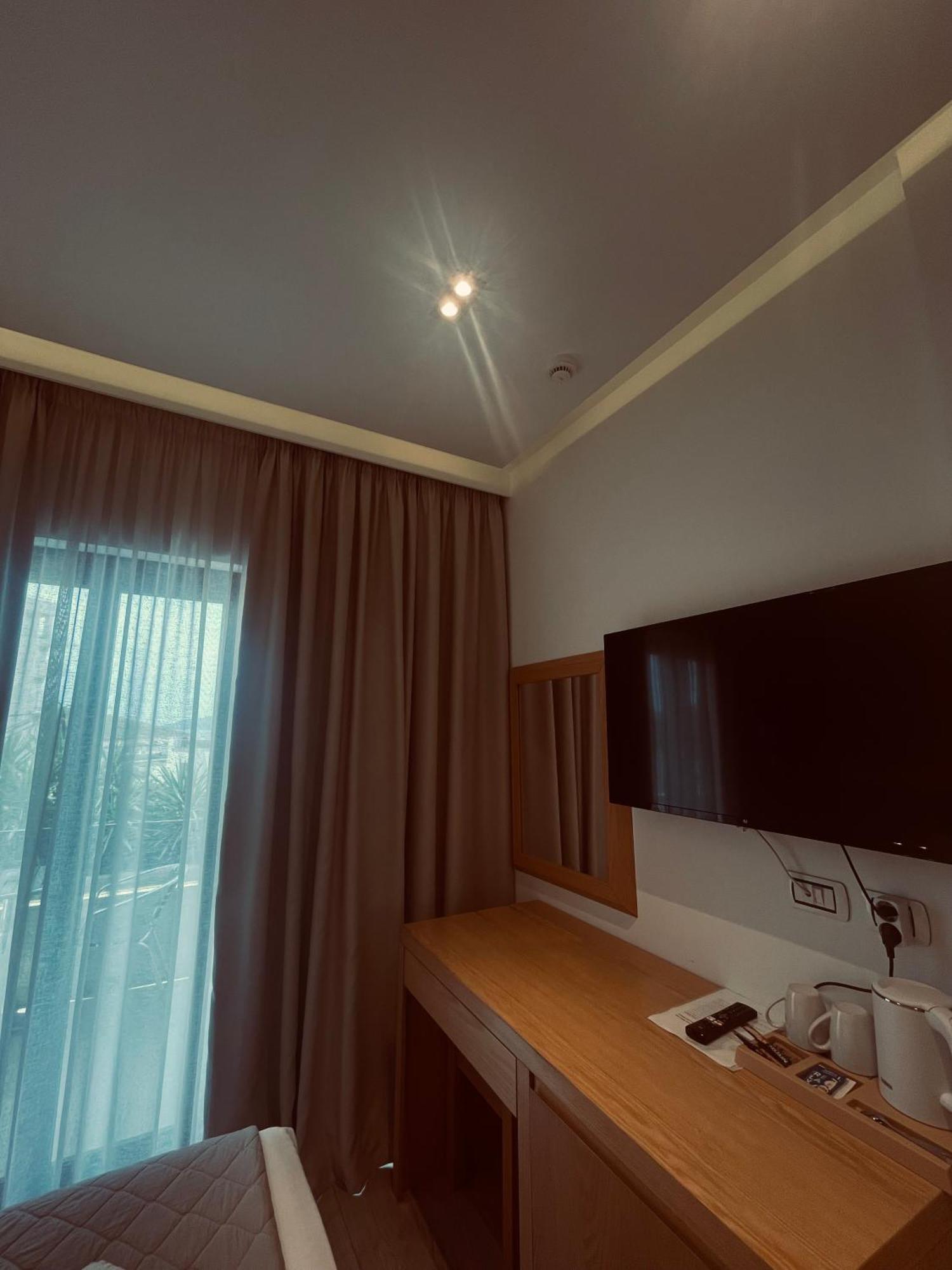 Hotel Sole Sarandë Exterior foto